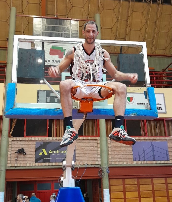 El seleccionado de la Cañadense ganó un certamen impresionante en una final tremenda ante el campeón defensor y en su territorio. Fue en tiempo extra por 93 a 92 con revisión incluida en el cierre. El cuarto éxito para el elenco de la Cañadense. 
febasantafe.com.ar/nota2.asp?id=6…