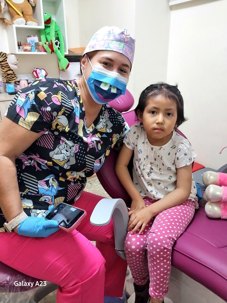 PaolaSmith2812's tweet image. A Dome le sacaron un dientecito y nooooo lloró 🎉💪🏽 ven como son de valientes 🎗🦷💕 Gracias Dra. Viviana por la dedicación para cada uno de mis chicos 🦷💪🏽🎗  #dientessanos #odontopediatría #voluntariado #soylavoluntariaintensa 🙋🏽‍♀️🦷💪🏽