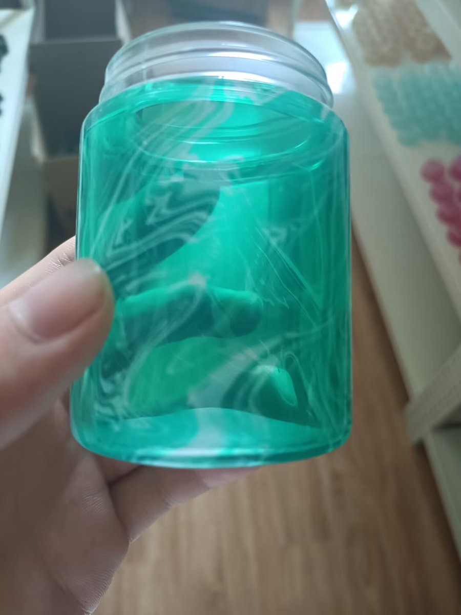 CCCY420's tweet image. Translucent spray #packaging #cannabisculture