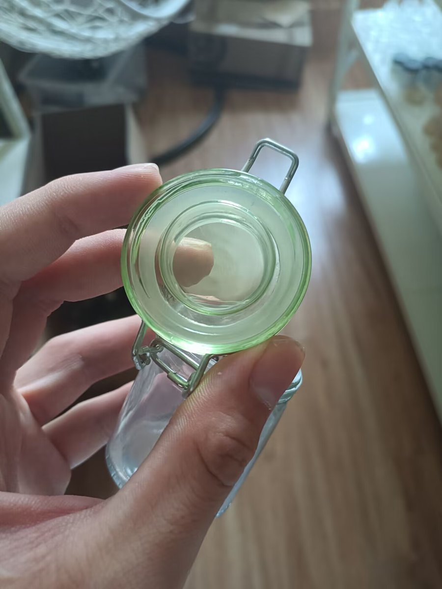 CCCY420's tweet image. Translucent spray #packaging #cannabisculture