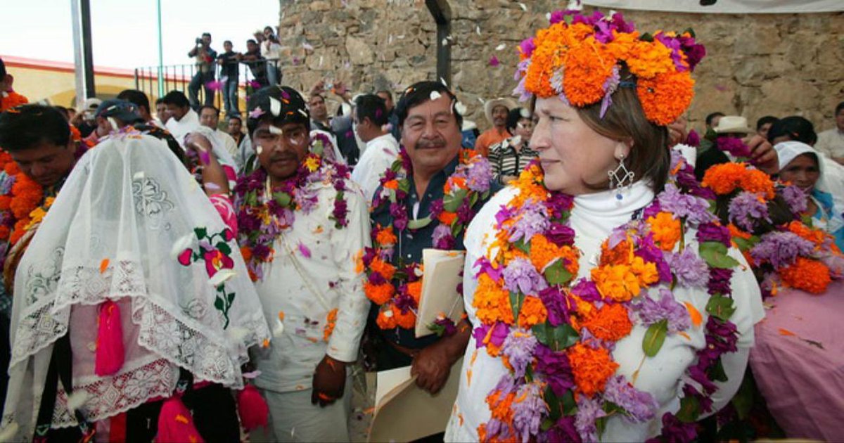 XochitlGalvez's tweet image. ¡El tiempo vuela! 

Estas fotos son de 2005 cuando era titular de la Comisión Nacional para el Desarrollo de los Pueblos Indígenas durante una visita a Cuacuila en Zacatlán, Puebla.

#XóchitlVa