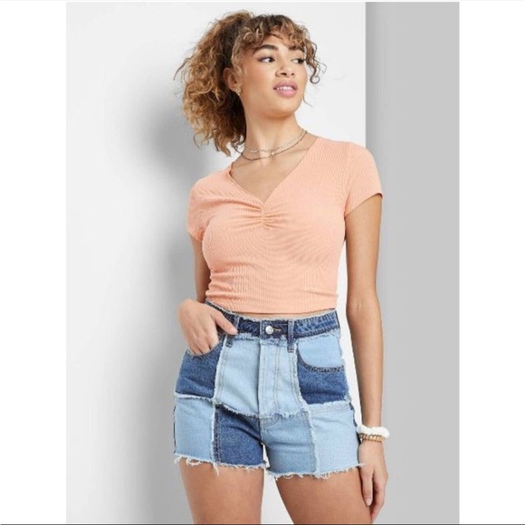 J09544994's tweet photo. So good I had to share! Check out all the items I'm loving on @Poshmarkapp #poshmark #fashion #style #shopmycloset #billabong #wildfable: https://t.co/tZqw53j3GW https://t.co/mMFhtgWsoz