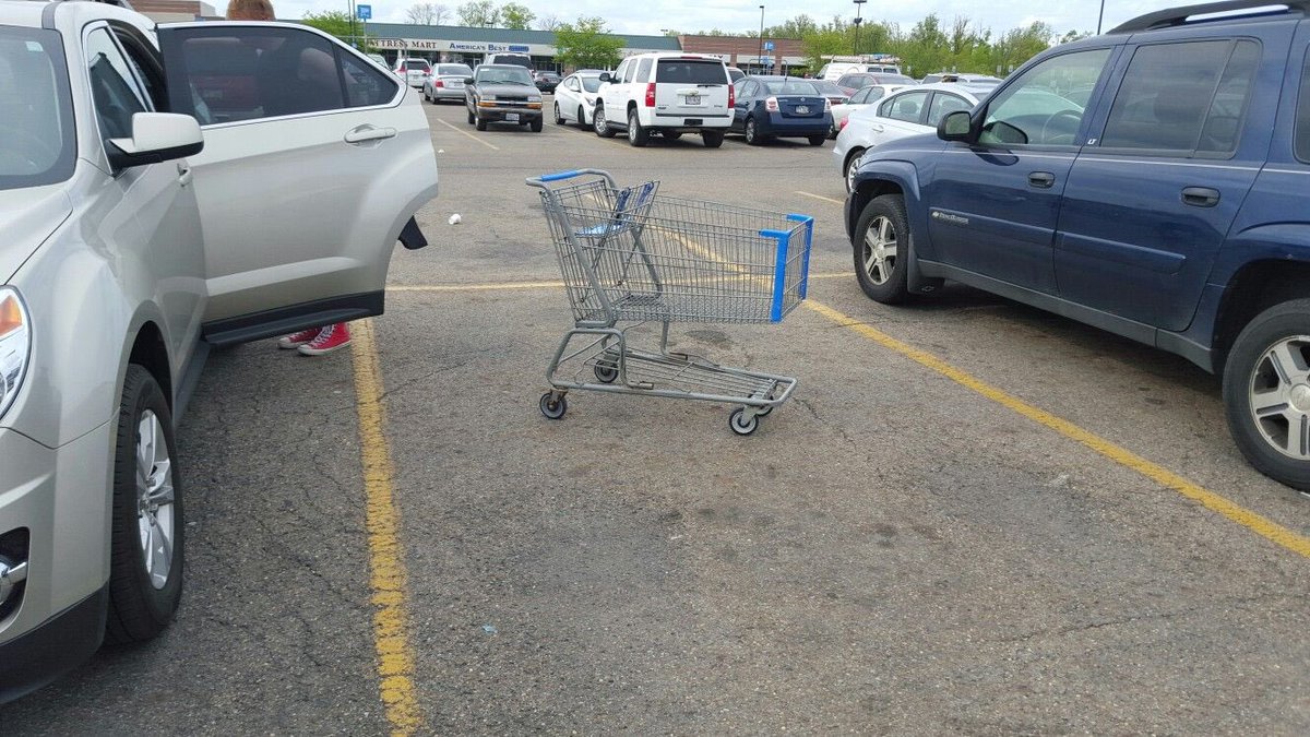 MattMorseTV's tweet photo. Anyone else just leave the shopping cart in the middle of the parking lot? Lol not my problem😂 https://t.co/ggjhjtyVxL