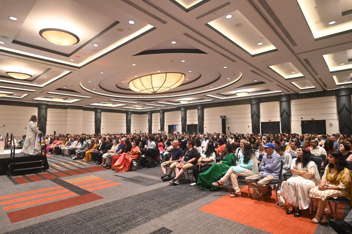 Gurudev Sri Sri Ravi Shankar tweet media