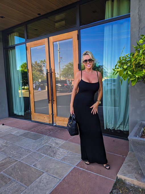 Dinner, then home for more dinner.. 😈🍆💦💦💦 https://t.co/zcmbyTWLlj https://t.co/OpDTy7M2KZ