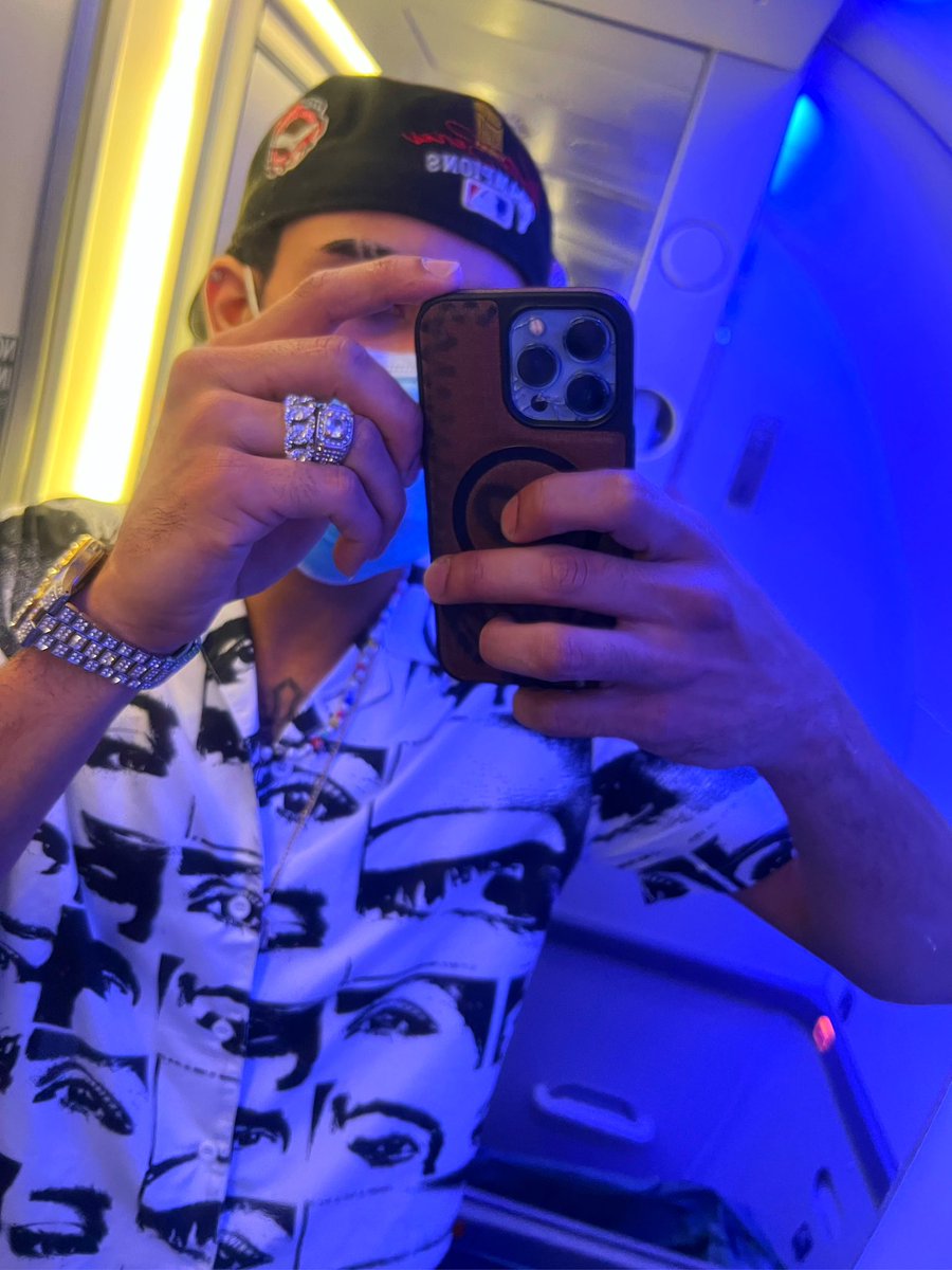 iam_nefy's tweet photo. What’s up my @Twitter peoples. 🤍😂 https://t.co/YbdqkHsmiu