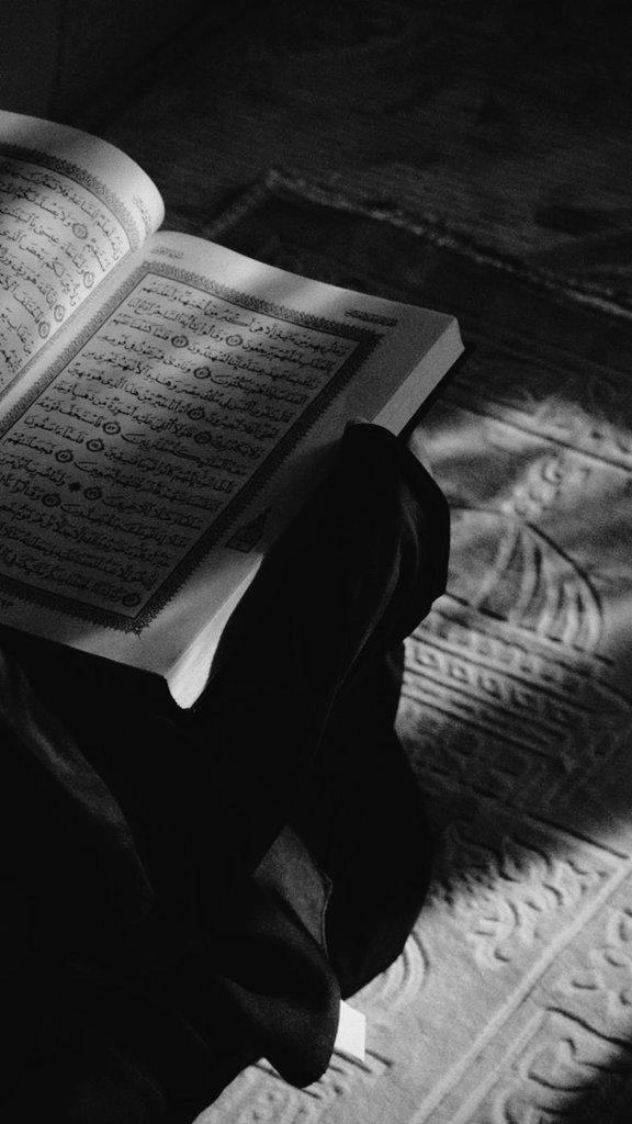 गवाही देते हैं के रु-ए-ज़मीन पर सब से सच्ची और अज़ीम किताब क़ुरान है...…!!

#Quran❤️
#Quran_is_our_soul❤️
