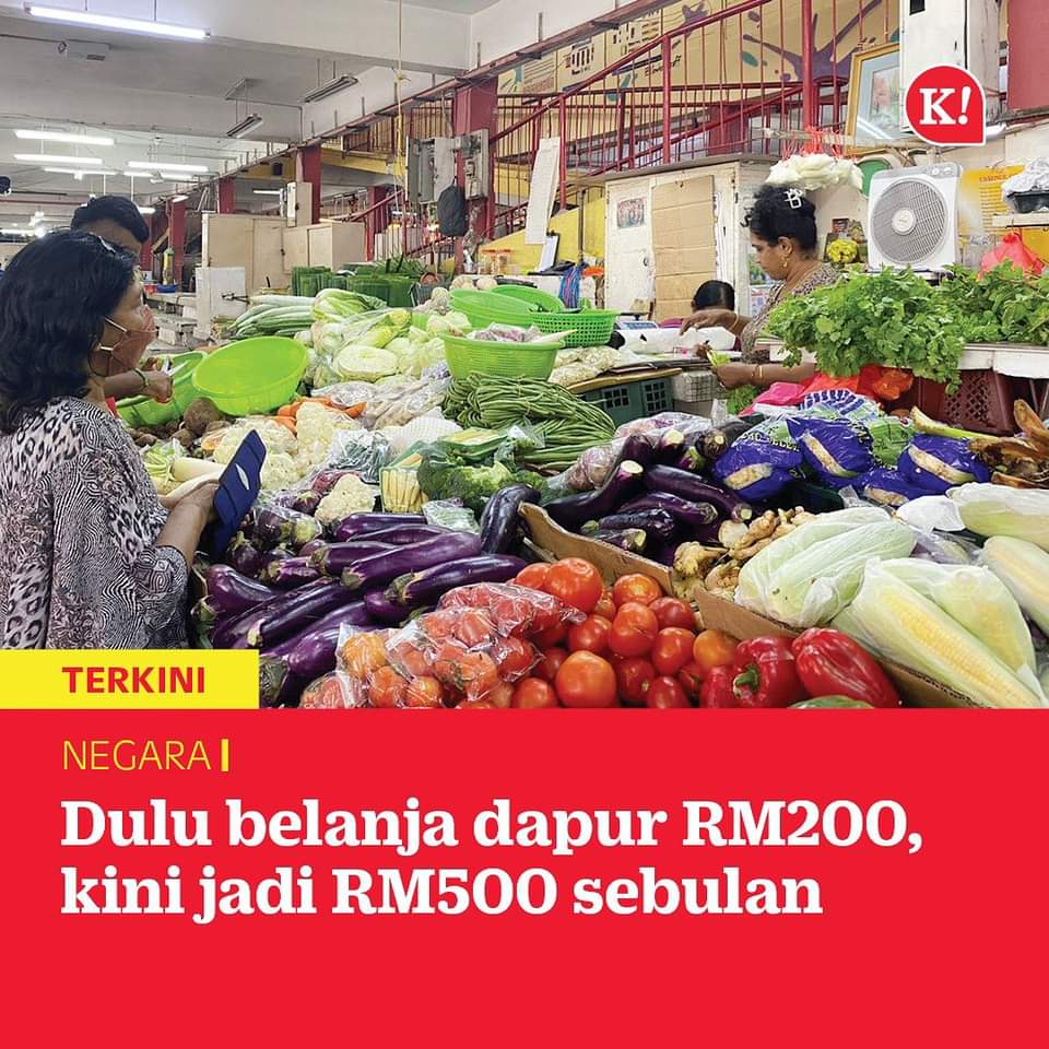 afyanIFP's tweet photo. By right, kalau belajar dapur mahal, kena buat apa?

Bersungut, mengutuk, troll, memaki hamun, dan sebagainya, tidak mampu mengubah apa-apa. 

Ia tidak menjadikan harga barang turun.
Ia juga tidak menjadikan income kita bertambah.

Usaha ubah kerajaan pun dah ubah banyak kali tapi masih tak mampu menurunkan harga barang.

Akan datang kalau kerajaan berubah lagi sekali pun, hampir mustahil harga barang turun. 

Untuk atasi perkara ini, nak taknak kita kena tambah income.

Itu je kot cara atasi perkara ni. Ada cara lain?

Kita tidak mampu untuk mengawal;

+ naik turun harga petrol

+ kenaikan harga minyak masak

+ naik turun nilai RM

+ harga rumah

+ harga getah

+ harga emas

+ harga karipap makcik kantin

+ harga teh tarik kedai mamak

+ harga Milo

+ harga pampers anak

+ harga iPhone 15

+ harga kangkung

+ hantaran kahwin 

+ dan bermacam perkara dalam dunia

Tapi yang di dalam kawalan kita ialah;

+ gaya hidup kita,

+ pekerjaan kita,

+ bisnes kita,

+ pendapatan kita,

+ perbelanjaan kita,

+ rumah yang kita duduki,

+ baju yang kita pakai,

+ kereta yang kita pakai,

+ makanan yang kita makan,

+ telefon yang kita pakai

+ buku apa yang kita baca. Contoh buku: https://t.co/36eX9cOEHx 

+ siapa yang kita follow. Contoh: follow @afyanIFP 😎

+ dan lain-lain

Ada banyak perkara yang di luar kawalan kita, dalam masa sama juga ada banyak perkara yang masih di dalam kawalan kita untuk kita ambil tindakan.

Jadi, daripada fokus kepada perkara-perkara yang memang di luar kawalan kita, lebih baik kita fokus kepada perkara yang boleh kita kawal dan kuasai.

“Kita tidak mampu mengawal arah angin, tapi kita mampu untuk mengawal layar kapal”

“For things to change, I must change first”

“Focus on circle of control”