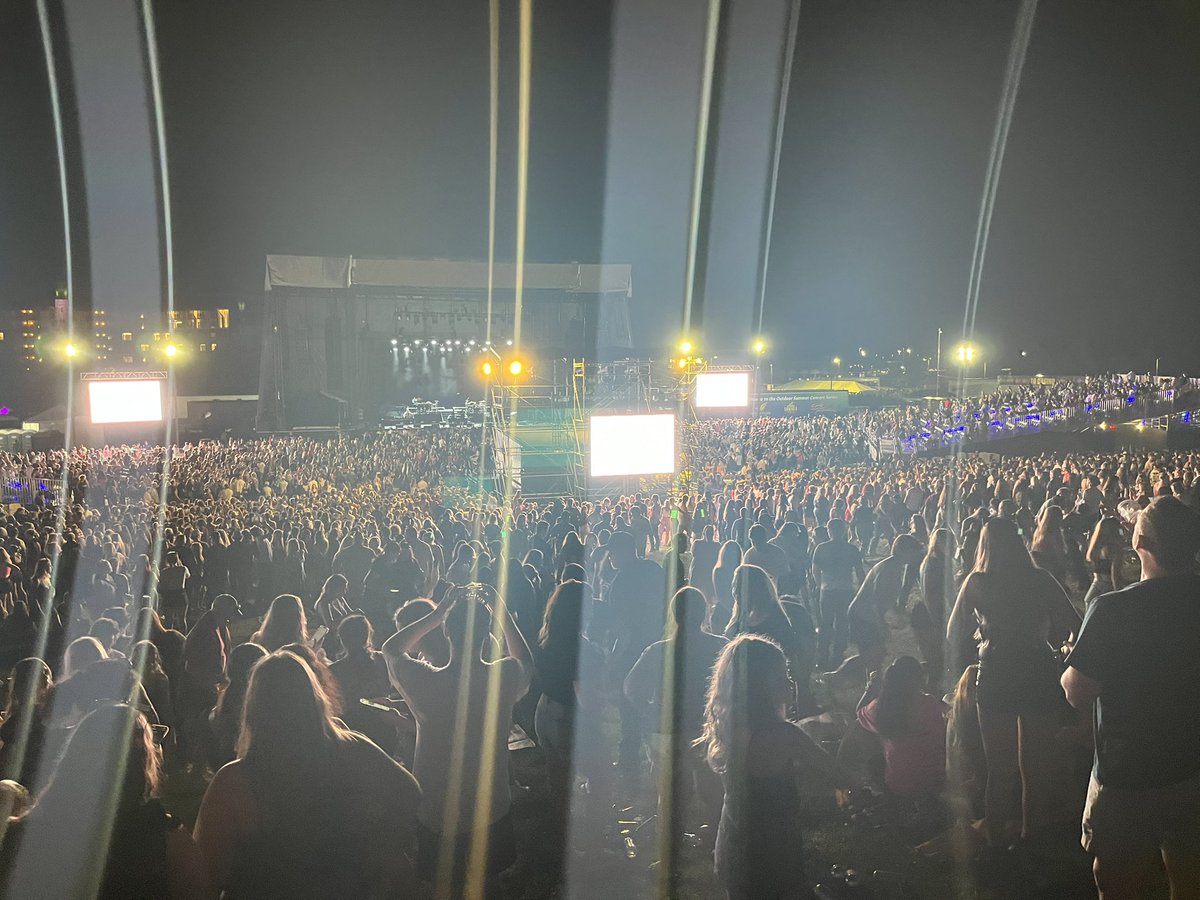 .<a href="/SoaringEagle777/">Soaring Eagle</a> let’s Pitbull fans pay for drinks &amp; merch until after 10 pm while opener plays, to announce a “plane malfunction” stops <a href="/pitbull/">Pitbull</a> from arriving  for 8 pm show … Complete disregard for attendees &amp; his fans as cash registers stayed open … Never going back.