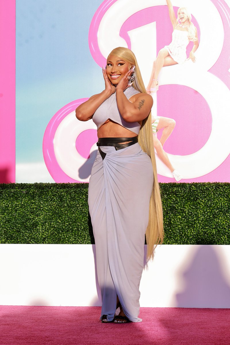 MTV's tweet photo. There's only ONE original Barbie atop the throne: @NICKIMINAJ 🎀

#Barbie #BarbieTheMovie https://t.co/N2U2uc96zq