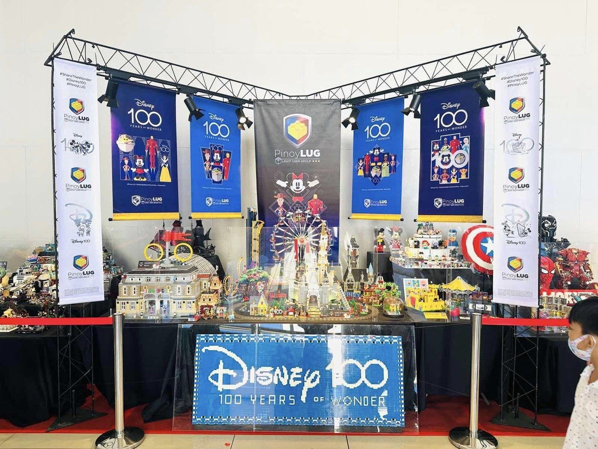 manilabulletin's tweet photo. LOOK: PinoyLUG (Lego User Group) brings creativity and excitement at ToyCon PH (Philippine Toys, Hobbies, and Collectibles Convention).
This year, the group joins the much-awaited convention with the theme "100 Years of Disney." | via @MBLifestyle
#PinoyLUG #TOYCON2023 https://t.co/78Nn6xgiNB