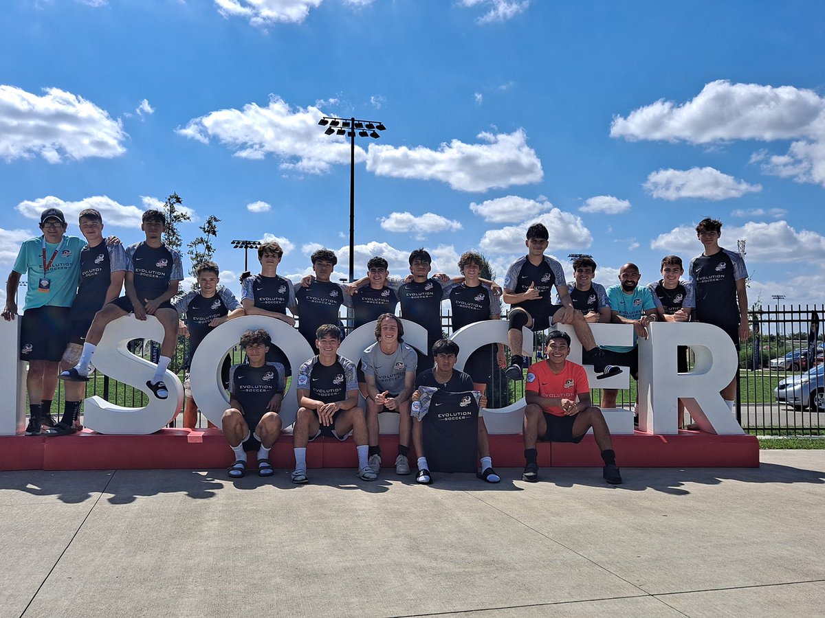 Evolution_SC14's tweet photo. 𝙐𝙎𝙔𝙎 𝙉𝙖𝙩𝙞𝙤𝙣𝙖𝙡 𝙋𝙧𝙚𝙨𝙞𝙙𝙚𝙣𝙩𝙨 𝘾𝙪𝙥 𝙎𝙚𝙢𝙞 𝙁𝙞𝙣𝙖𝙡. HERE WE COME! 🤩🫶 @usyouthsoccer @illinoisyouthsoccer 

Stayed tuned as the Semi Final tomorrow at 10:30am will be streamed live!
#evolutionsoccer #nationals #presidentscup https://t.co/eZDvoqCgD4