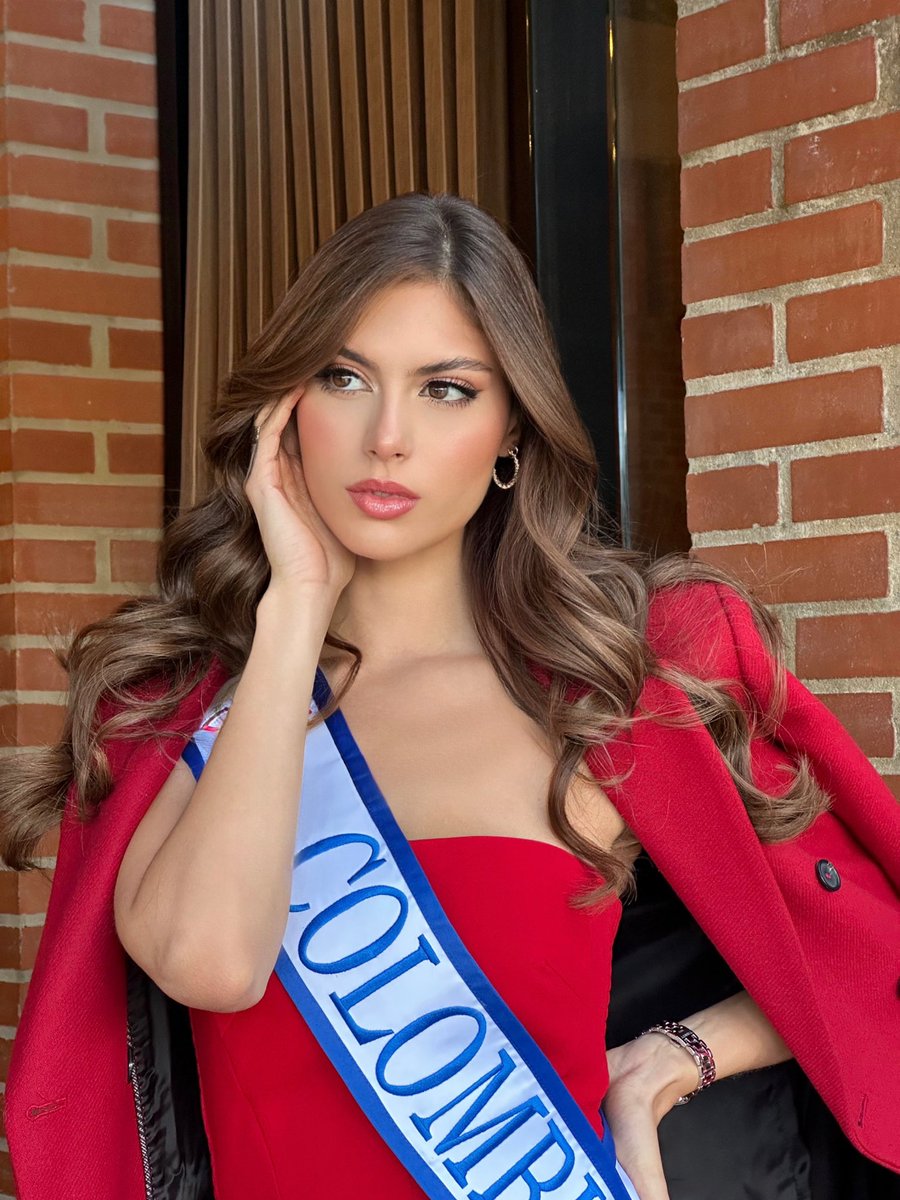 sofia_osio's tweet image. Inspi(red)