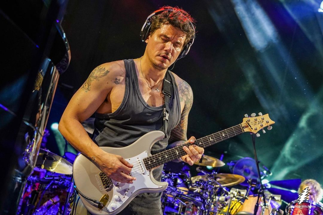 JohnMayer's tweet photo. Two literal heaters (95°) at the Gorge this weekend. Heat x sweat x smoke x lights x music = a positively dreamy time. We’re all taking in our last looks at this paradise…and playing like it. See you in SF next weekend… ♥️⚡️