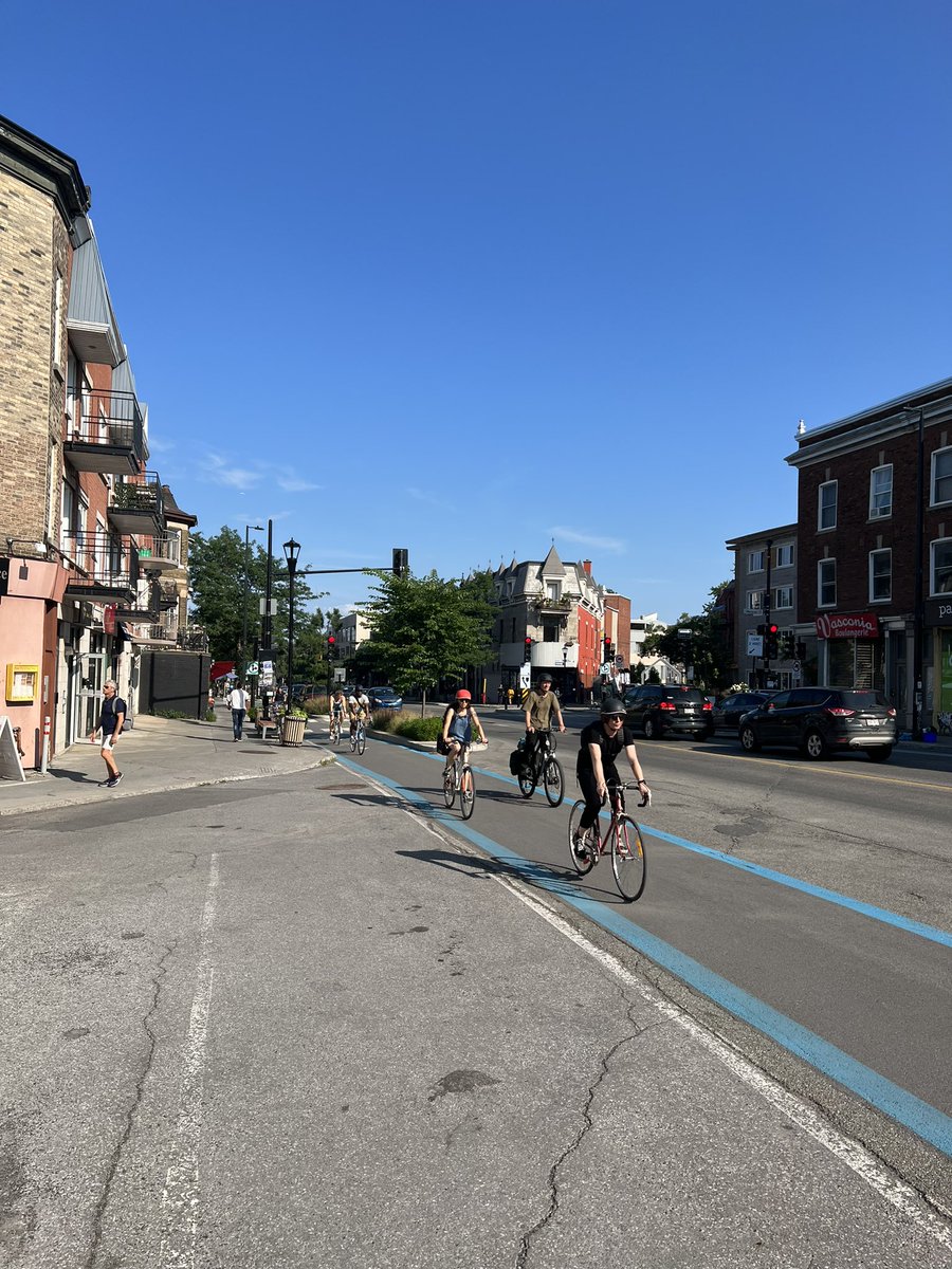 UrbBlurb's tweet photo. #MontRoyal #Montreal https://t.co/Ol0ySWmzaG