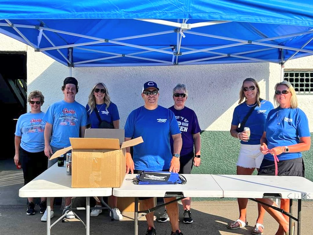 Chaskacubs's tweet photo. ⚾️❗️CUBS WIN❗️⚾️: Lenzen Day was a huge success - great crowd and a fabulous win for the Cubs 🎉 2-1 in 10 innings over @yacardinals! Thank you to the fans and our wonderful sponsors! https://t.co/Isk3sMEJAe