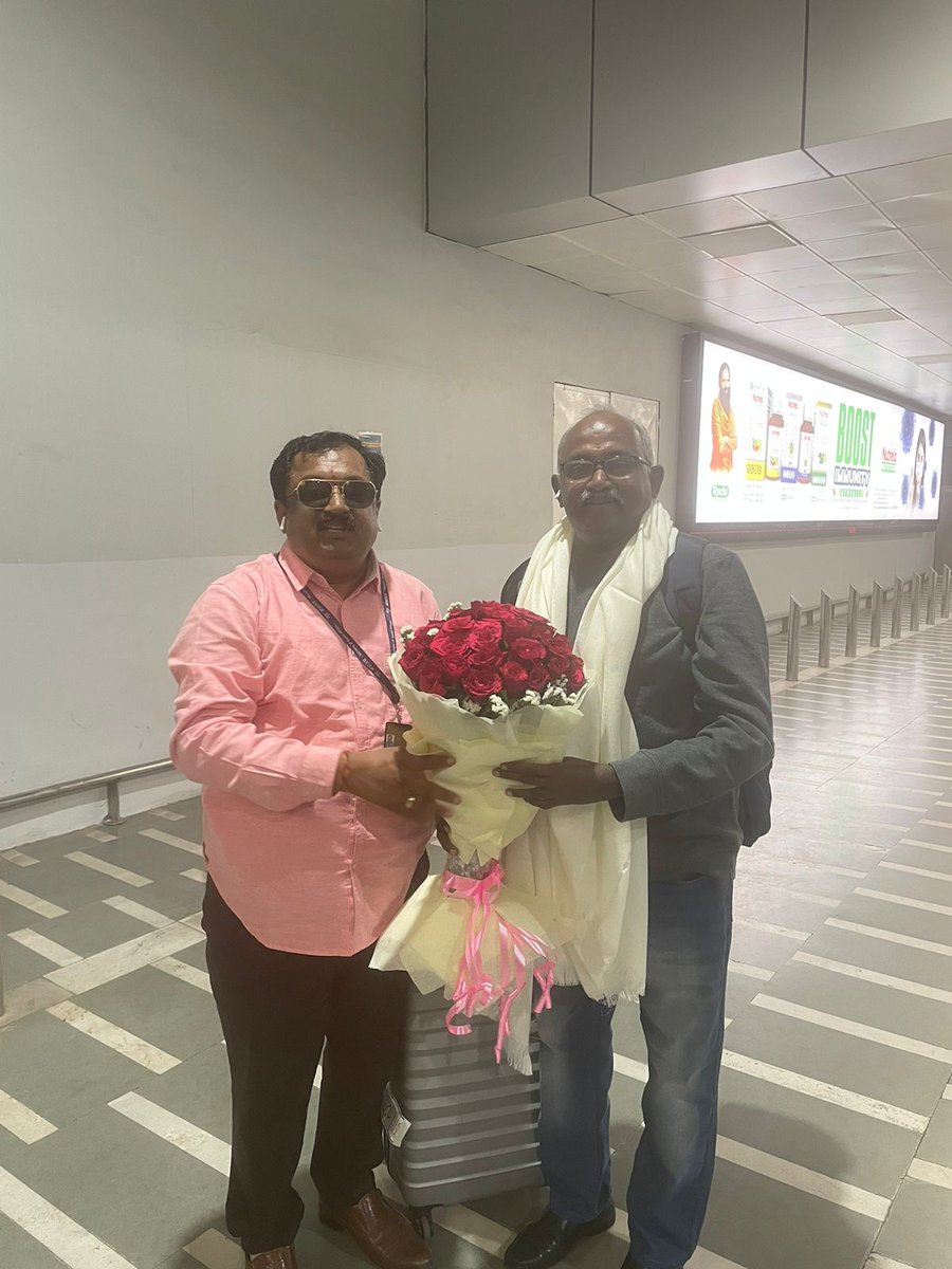 नवदेहलीस्थित-केन्द्रियसंस्कृतविश्वविद्यालयस्य आ. कुलपतये विदुषे मित्राय आचार्याय श्रीनिवास वरखेडिमहोदयाय जन्मदिवसस्य नैकाः हार्दाः शुभकामनाः। दीर्घायुरारोग्यसौख्याय भगवन्तं महाकालं प्रार्थये।