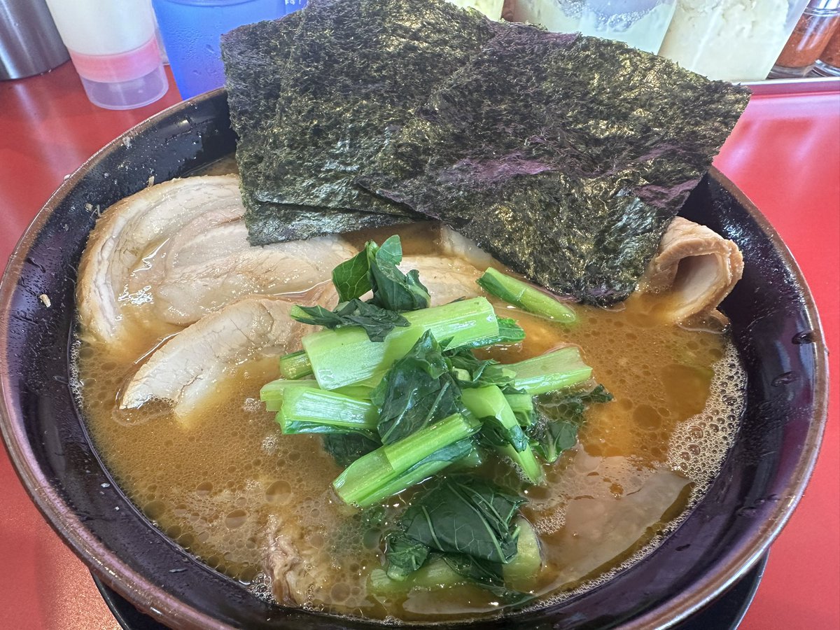 ramu170517's tweet photo. たつ家さんでランチ
限定バラチャーシューラーメン🍜
ご飯のおかずにピッタリのラーメンでした😁
ご馳走様でした😌😌 https://t.co/yYTZo2GSBW