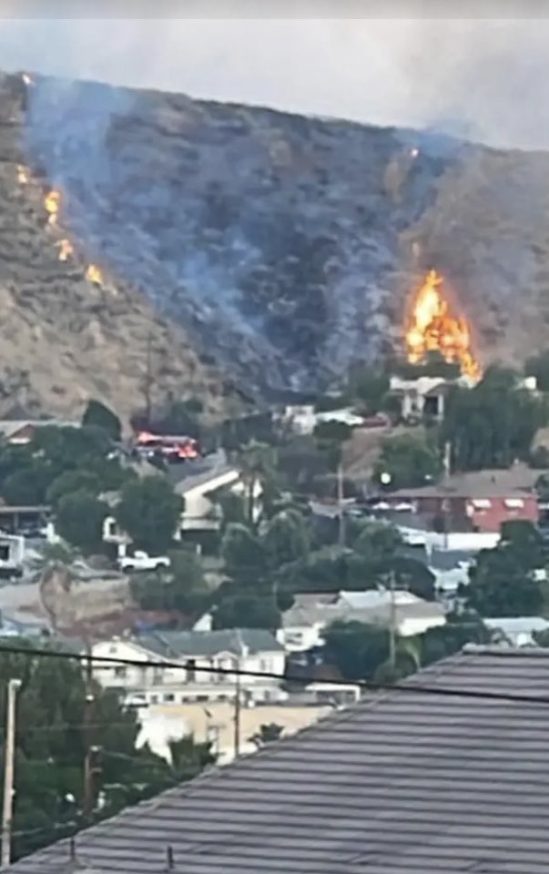 CAsunshinegal's tweet photo. New Fire in Lake Elsinore
@DanielFireTruck
@FirePhotoGirl
#ProspectFire https://t.co/4hrXOktFto