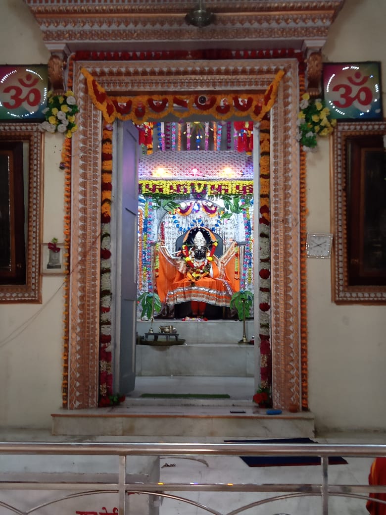 IndiaSelfNews's tweet photo. ये मंदिर पूरे भारत में सिर्फ एक है "बलदाऊ मंदिर"🚩 जो मध्यप्रदेश के पन्ना जिले में है। ये हैं कृषि के देवता और कन्हैया के भैया #बलदाऊ #picoftheday #photooftheday #indiaselfnews https://t.co/zUHtInNBNx