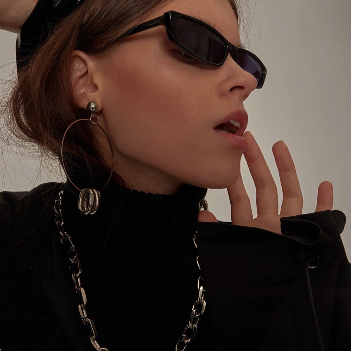 EvoLuminix's tweet photo. EvoLuminix
🖤
Add a sense of luxury to your daily routine.

#evoluminix #earrings #jewelry #unnisexfashion #unnisexstyle #collocation #share https://t.co/OmtIYIPN79