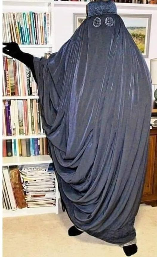 من الاختراعات الاسلامية !
قناع لوقاية من الغازات السامة #الحرب_النووية 
لان أصلا بيئتهم مسمومة بالغازات السامة 
✍️اخترعه العرب المسلمين قبل ظهور الحرب البايولوجية
#الاسلام_صالح_لكل_زمان