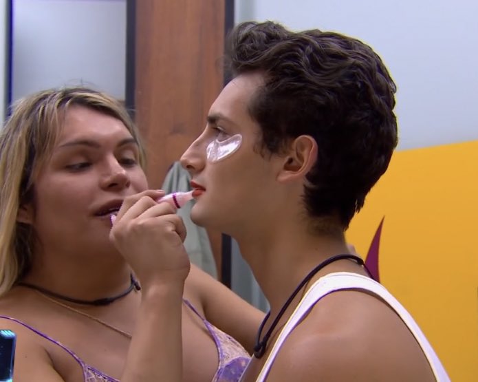 EmilioHispanic's tweet photo. Wendy: vas a regresar, yo lo sé
Emilio: ojalá así sea, pero si no, te amo ¿okay?
Wendy: yo más bebé 

La mejor amistad de la casa ❤️‍🩹

#Emilio #TeamEmilioLCDLF #LaCasaDeLosFamososMx https://t.co/Bera6f0nj8