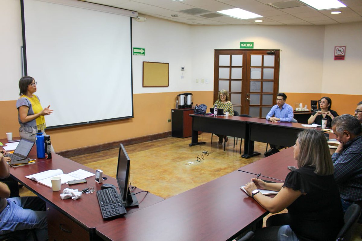 cedhsonora's tweet photo. 👥#Reunión I El presidente de la #CEDHSonora Luis Fernando Rentería y la secretaria ejecutiva Leyla Acedo, así como representantes de la @CEDIS_Son, participaron en uno de los grupos de discusión que organiza El @ColSonora con el fin de analizar la agenda de atención de la población jornalera agrícola y las posibilidades de acción desde las instituciones públicas.