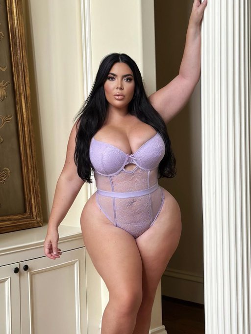 Sweet dreams   https://t.co/bWO5AJGaCz https://t.co/K8x8jB846w