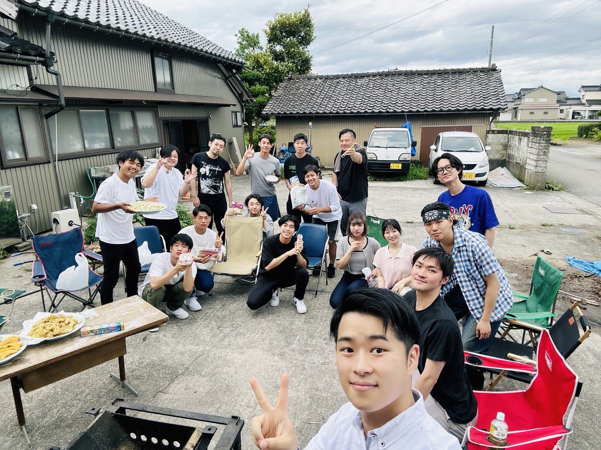 Engine73938357's tweet photo. 富山大学と富山情報ビジネス専門学校の学生と一緒に、射水市の古民家でピザ交流会しました！
活気あふれる学生や、古民家で活躍されている社会人の方々とお話しできてすごく刺激をいただきました！
一緒に富山を盛り上げていきましょう！
#富山県
#富山大学
#富山情報ビジネス専門学校
#富山県立大学 https://t.co/BWey5fbrSY