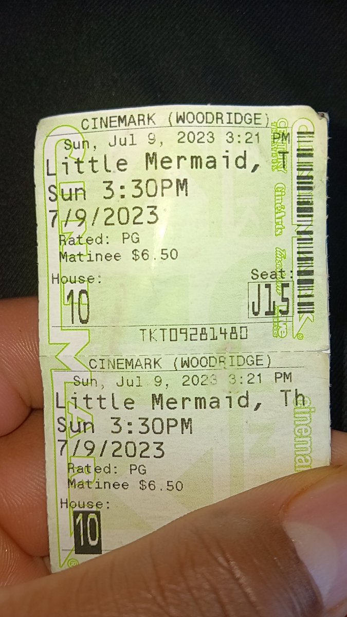 arii_sunshiine's tweet photo. Birthday recap: my brother got me a dairy free goth cake i saw Little Mermaid (10/10 best disney princess live action movie) and i bought myself a new tarot deck
It was the perfect day
Thx for all the bday wishes #Level26 https://t.co/VGRm2wQucC