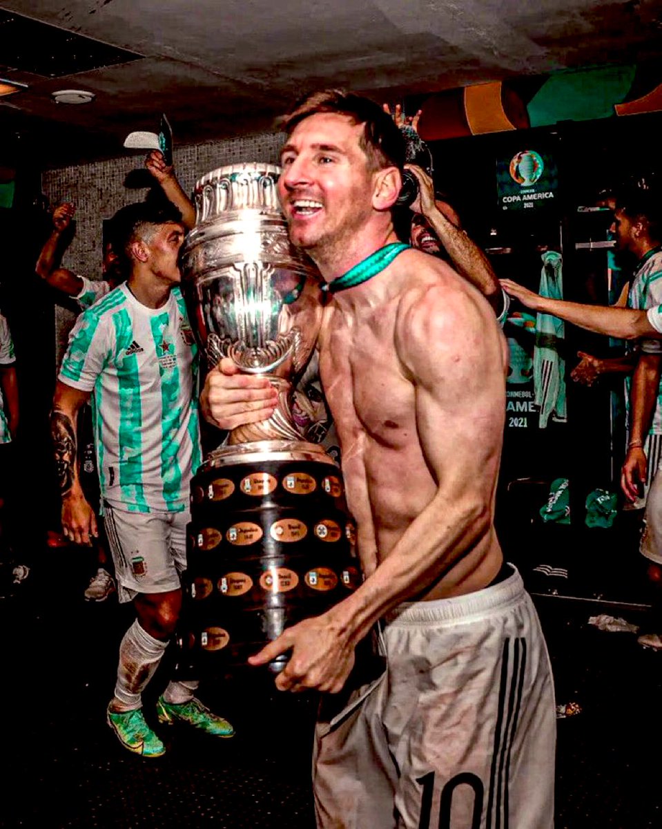 Hace 2 años que Argentina enseñó a bailar tango en la casa de la samba.