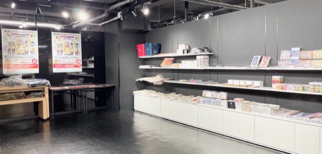 TOWER_Fukuoka's tweet photo. 『ゆるキャン△』ポップアップストア「山梨を巡る社会科見学」が遂に九州上陸📣
 タワーレコード福岡パルコ店で開催中✨
『ゆるキャン△』の山梨コラボ商品が手に入る貴重な機会です‼
会期は明日7月11日まで！
ご来場をお待ちしています✨
https://t.co/ormRXUHfm9
 
#ゆるキャン
#社会科見学
#福岡 https://t.co/Heesfpcgdb