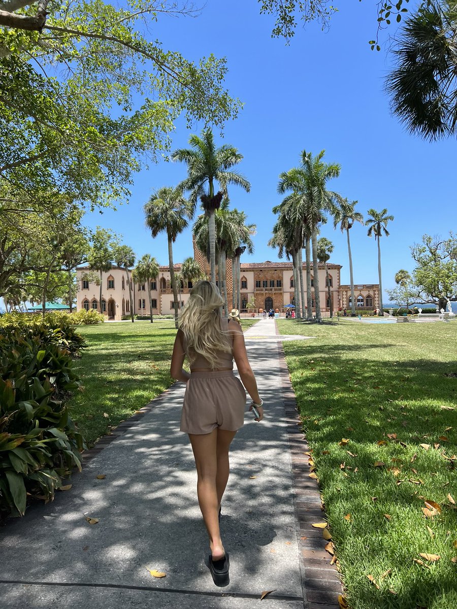 Enjoyed our visit in the Sunshine State with Maura Moore 🌴🇺🇸🥎🍊✈️