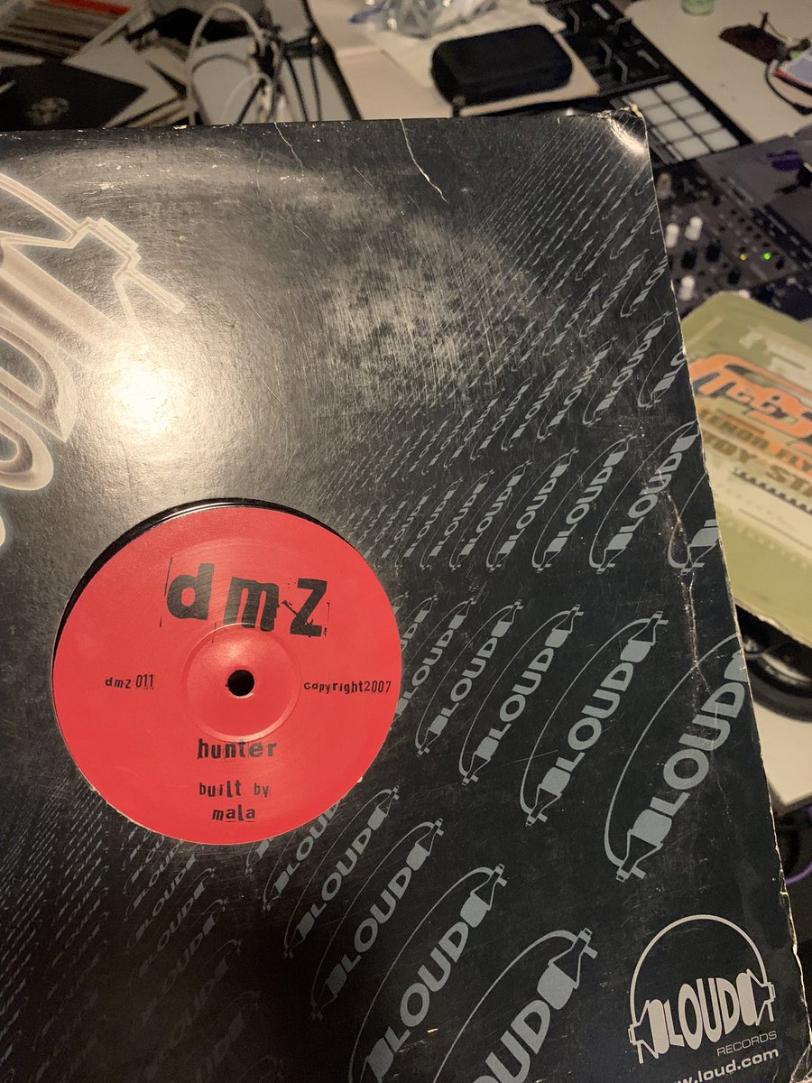 jamminjdfw's tweet photo. I know it’s spelled different, not in original sleeve. @Malaamusic it sure sounds like you. Is this you? https://t.co/PPrYFY0wDq