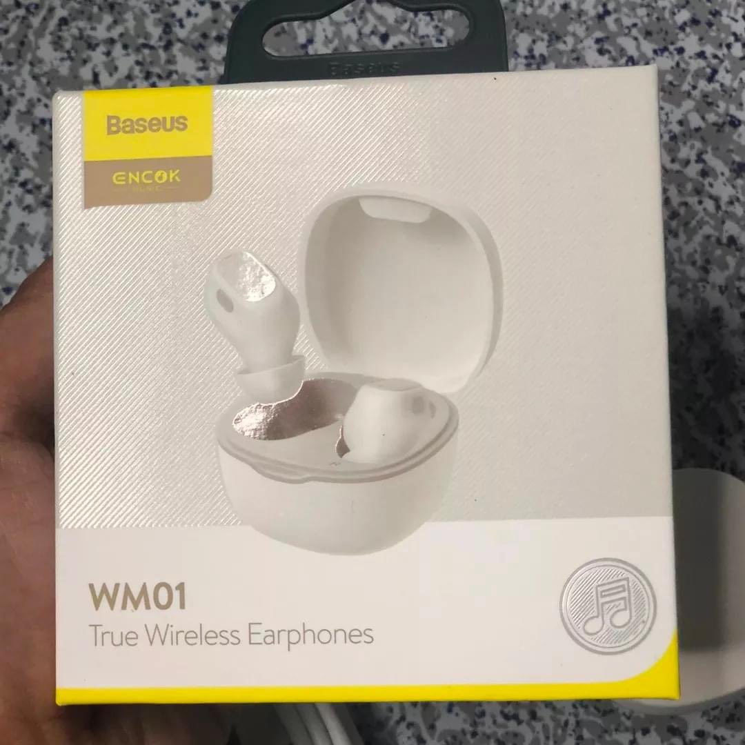 ShopzadaReviews's tweet photo. Very Affordable.
it has noice cancelling, the bass are good, the microphones are crisp, it charges fast, its easy to use, and it lasts me for almost 5 days.

Order here https://t.co/hnKNYD11gx https://t.co/Bm3uRzsoPi