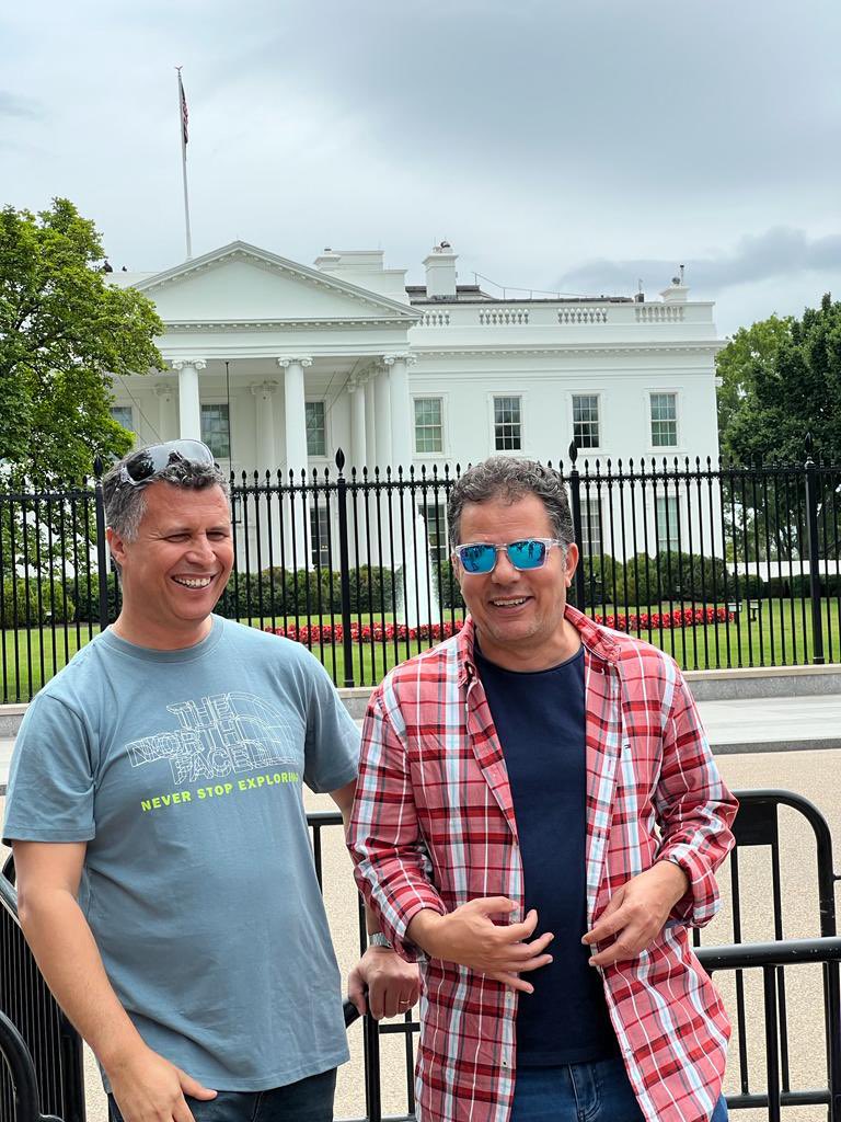 يبدو أنهما يخططان لشيء ما … برعاية الماسونية