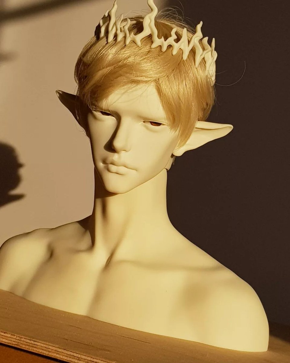BjdRosen's tweet photo. Soon: Erasmus head 75cm. 21,5cm head circumference. 13-13,2cm neck. 19,5cm shoulders on this bust presentation. Price will be around 150-160 usd. Only one color: BasicPale which is close to Soom color #bjd #balljointeddoll #bjdsculpting #ドール #球体関節人形 #인형 #人形 #doll https://t.co/Uq9JNyjOnR