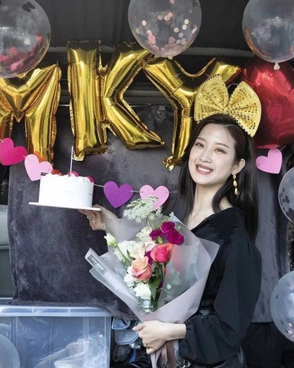 DailyKoreanU's tweet photo. Happy birthday Mun Ga Young
👇👇👇
https://t.co/E2BEbHJScU #munkayoung #moonkayoung #mungayoung #moongayoung https://t.co/ttUDZw1A8v
