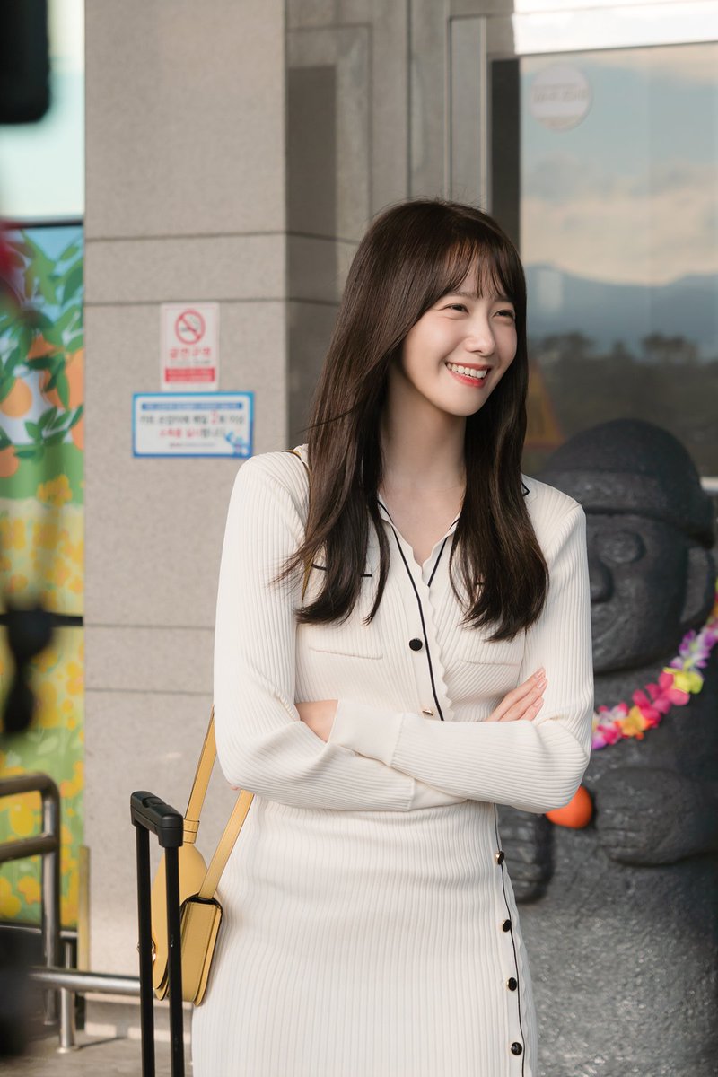 سوان 💗
تتعرض الحلقة السابعة من دراما King The Land للهجوم و هو أمر مستحق لأنهم بالفعل تجاوزوا الحد بتشويه صورة العرب ، و نحن نطالب بإعتذار 
ولكن بعض العقليات الغريبة بدأت تهاجم يونا في حسابها الشخصي

نتمنى منكم التعليق بتعليقات إيجابية لعزيزتنا يونا🤍