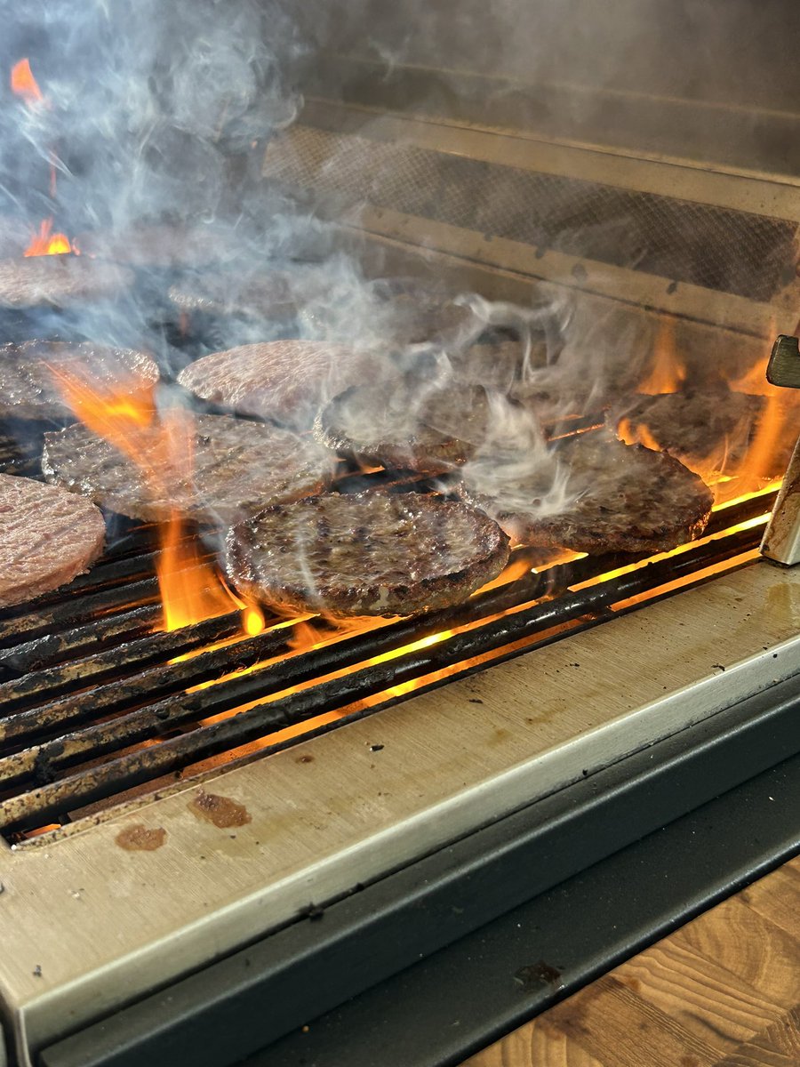 CateringNB's tweet photo. Busy weekend for the team 
Wimbledon themed BBQ aim Saturday and a Indian themed BBQ on Sunday 
On 2 dates left this summer so please contact us if you require an event. 
#BBQ #Wimbledon #events https://t.co/6x6nJa7DyA