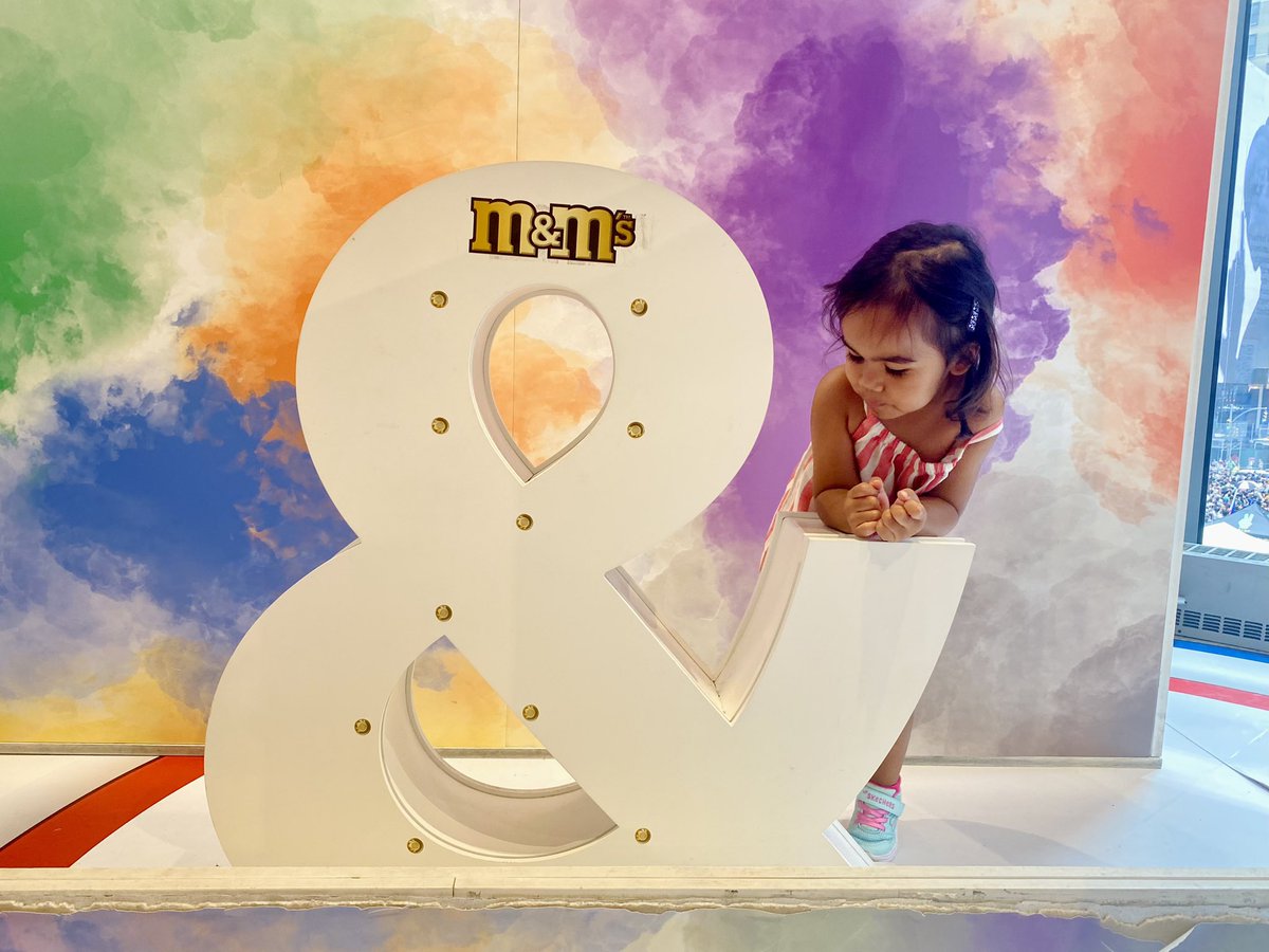 AllureVision1's tweet photo. Photoshoot with Julyana @ M&amp;M Store Times Square NYC #MandM #TimesSquare #Photoshoot #Modeling #BabyModel #Photography #NYC #Colors #Toddler #July https://t.co/MHQ2Ta9Gg8