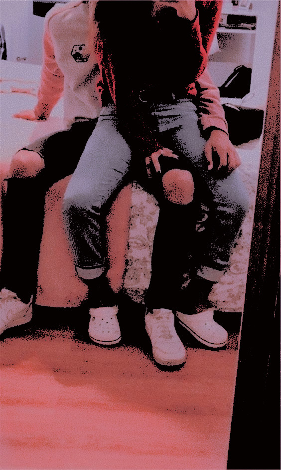 𝐇𝐄𝐑 𝐓𝐇𝐑𝐎𝐍𝐄.♡