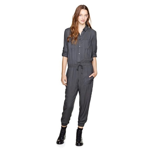 KatiaDBE's tweet photo. So good I had to share! Check out all the items I'm loving on @Poshmarkapp #poshmark #fashion #style #shopmycloset #sandro #freepeople #aritzia: https://t.co/sXKkTXjb7J https://t.co/o8UJ6muAmr