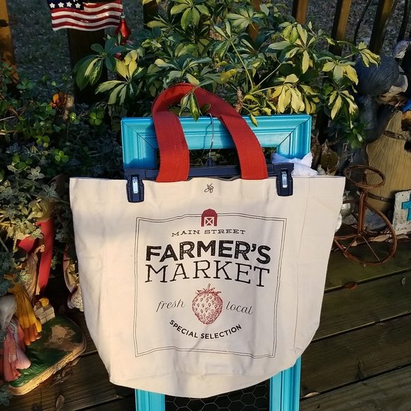 So good I had to share! Check out all the items I'm loving on <a href="/Poshmarkapp/">Poshmark</a> from <a href="/yeyashoney/">Yeya Aguirre</a> #poshmark #fashion #style #shopmycloset #badgleymischka #lululemonathletica #farmersmarket: posh.mk/a8yeNU8ljBb