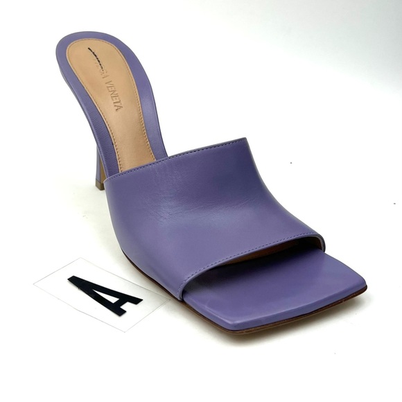 So good I had to share! Check out all the items I'm loving on <a href="/Poshmarkapp/">Poshmark</a> from <a href="/DesignerCloset5/">Designer Closet</a> #poshmark #fashion #style #shopmycloset #valentino #bottegaveneta: posh.mk/FsycfjTljBb