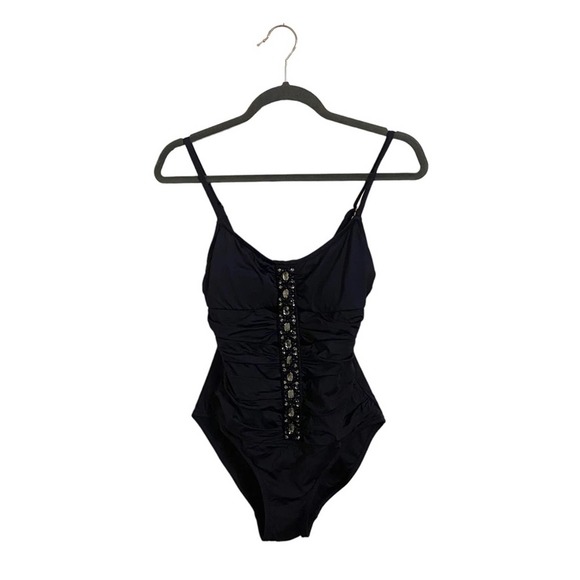 sssuper's tweet photo. So good I had to share! Check out all the items I'm loving on @Poshmarkapp #poshmark #fashion #style #shopmycloset #badgleymischka: https://t.co/V6TbpPS0i1 https://t.co/3NkD8WUfOp