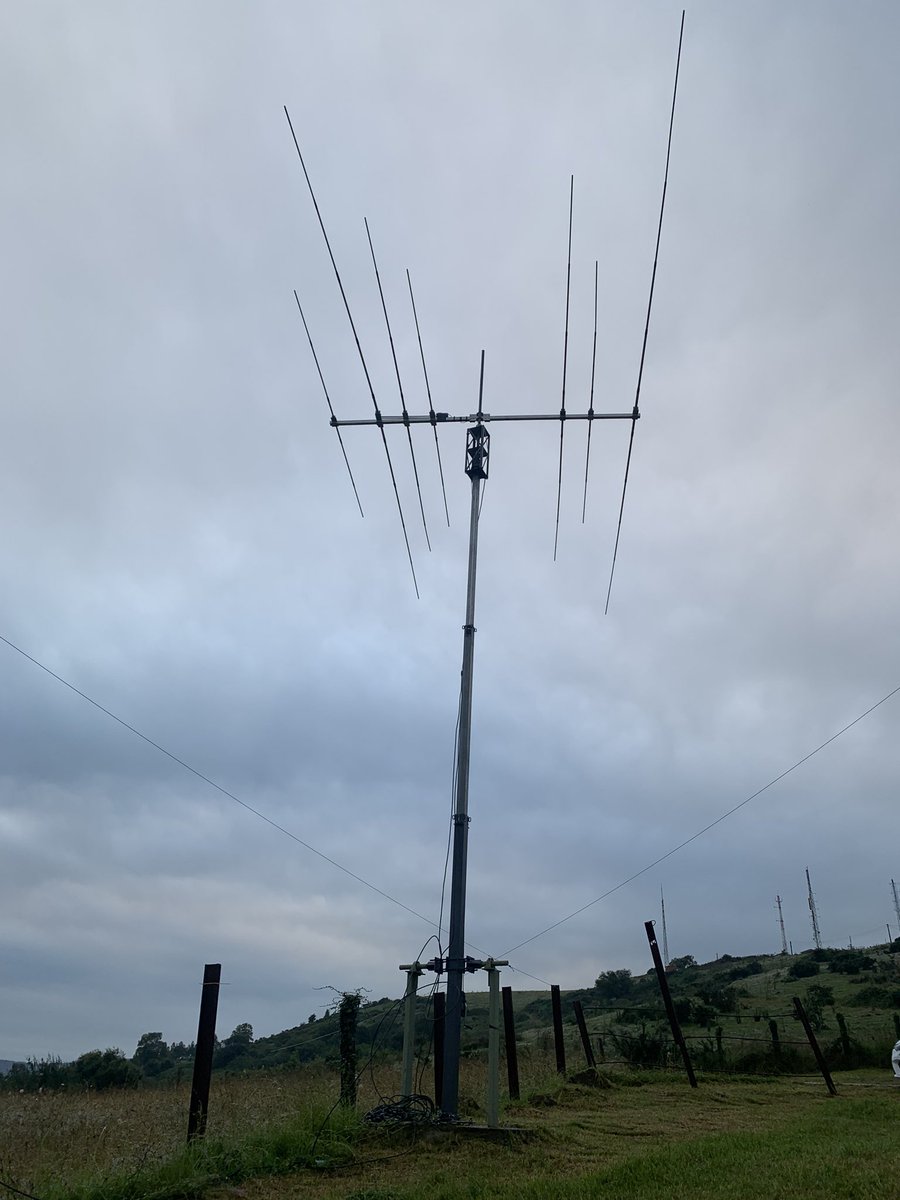 {Fabian/EB1TR} 📻 🧉 🐍 tweet media