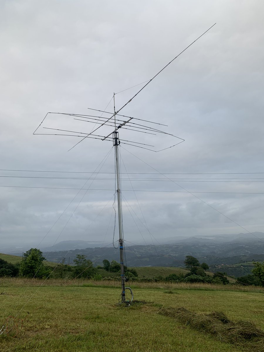 {Fabian/EB1TR} 📻 🧉 🐍 tweet media