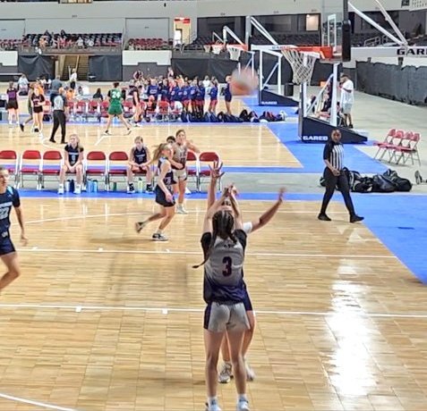 KGri1738's tweet photo. @bringriffith end #Run4Roses with a 22 pt game for FBC @ReignUAA_2025 https://t.co/ZOw0Wgwqku